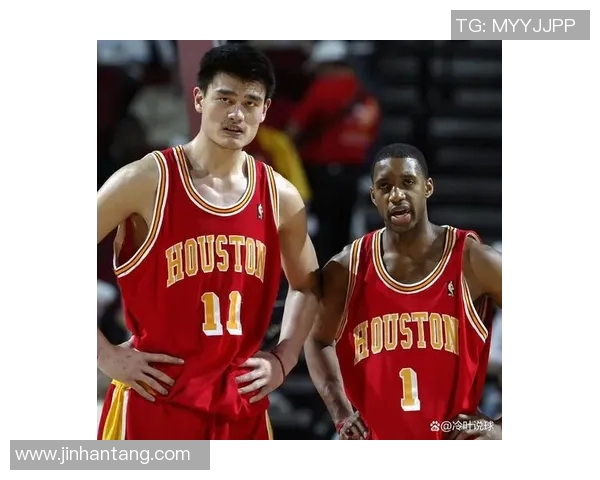 姚明与罗伯特的篮球生涯对比与影响力分析 姚明与罗伯特的篮球生涯对比与影响力分析