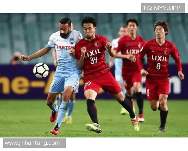 欧联杯激战:本菲卡与巴黎圣日耳曼战平争议判罚引发全场沸腾 欧联杯激战:本菲卡与巴黎圣日耳曼战平争议判罚引发全场沸腾