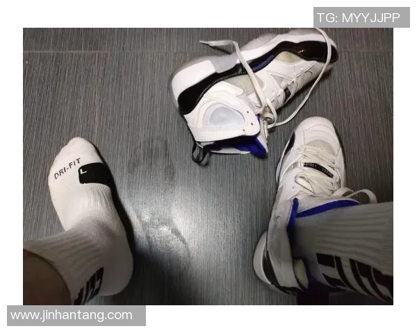 范甘迪与姚明联手打造的传奇球鞋背后的故事与影响