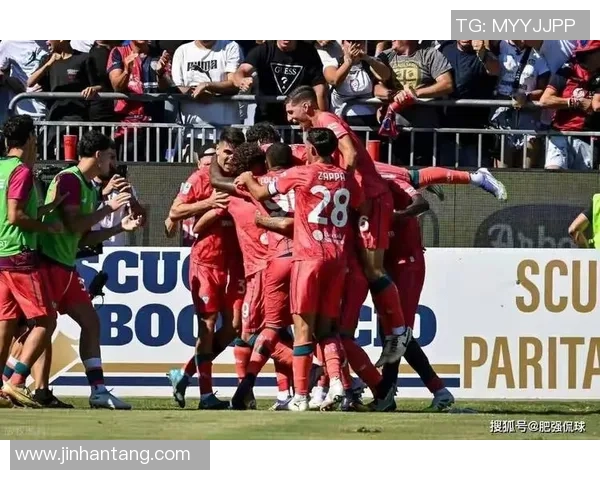 世界杯经典对决AC米兰与国米激战成平局引发全场热议