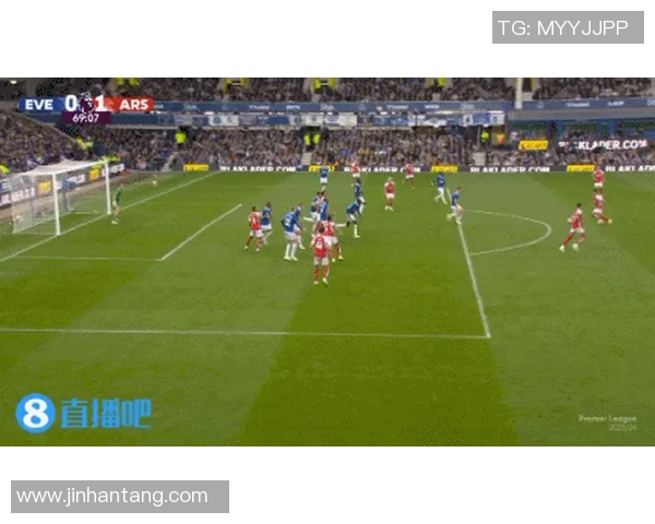 AC米兰大胜曼联6-2友谊赛中意外时刻引发全场欢呼 AC米兰大胜曼联6-2友谊赛中意外时刻引发全场欢呼