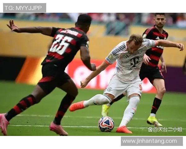 足总杯激战：那不勒斯与拜仁战成平局神扑瞬间引发全场热议