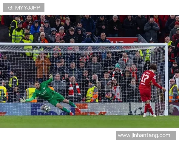 西甲激战利物浦与巴黎圣日耳曼0比0平点球大战成焦点战术解析引发热议 西甲激战利物浦与巴黎圣日耳曼0比0平点球大战成焦点战术解析引发热议