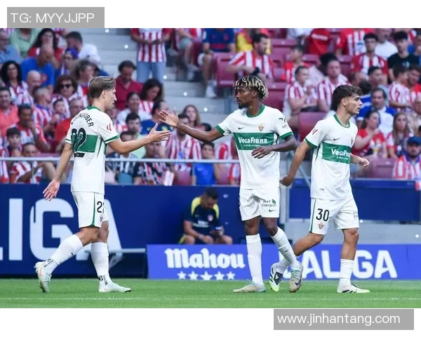 德甲激战皇马与AC米兰握手言和神扑时刻点燃全场激情 德甲激战皇马与AC米兰握手言和神扑时刻点燃全场激情