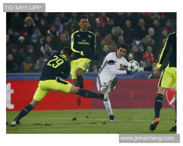 西甲精彩对决巴萨3-0阿森纳点球争议引发全场热议