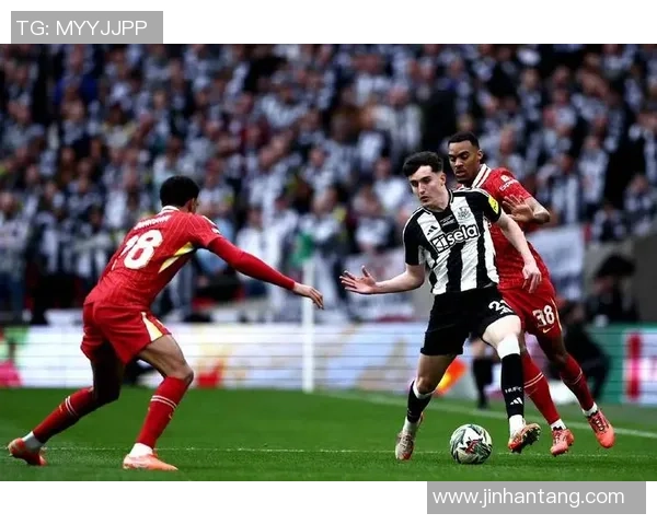 意甲激战：马竞6-2大胜尤文图斯绝杀时刻点燃全场激情